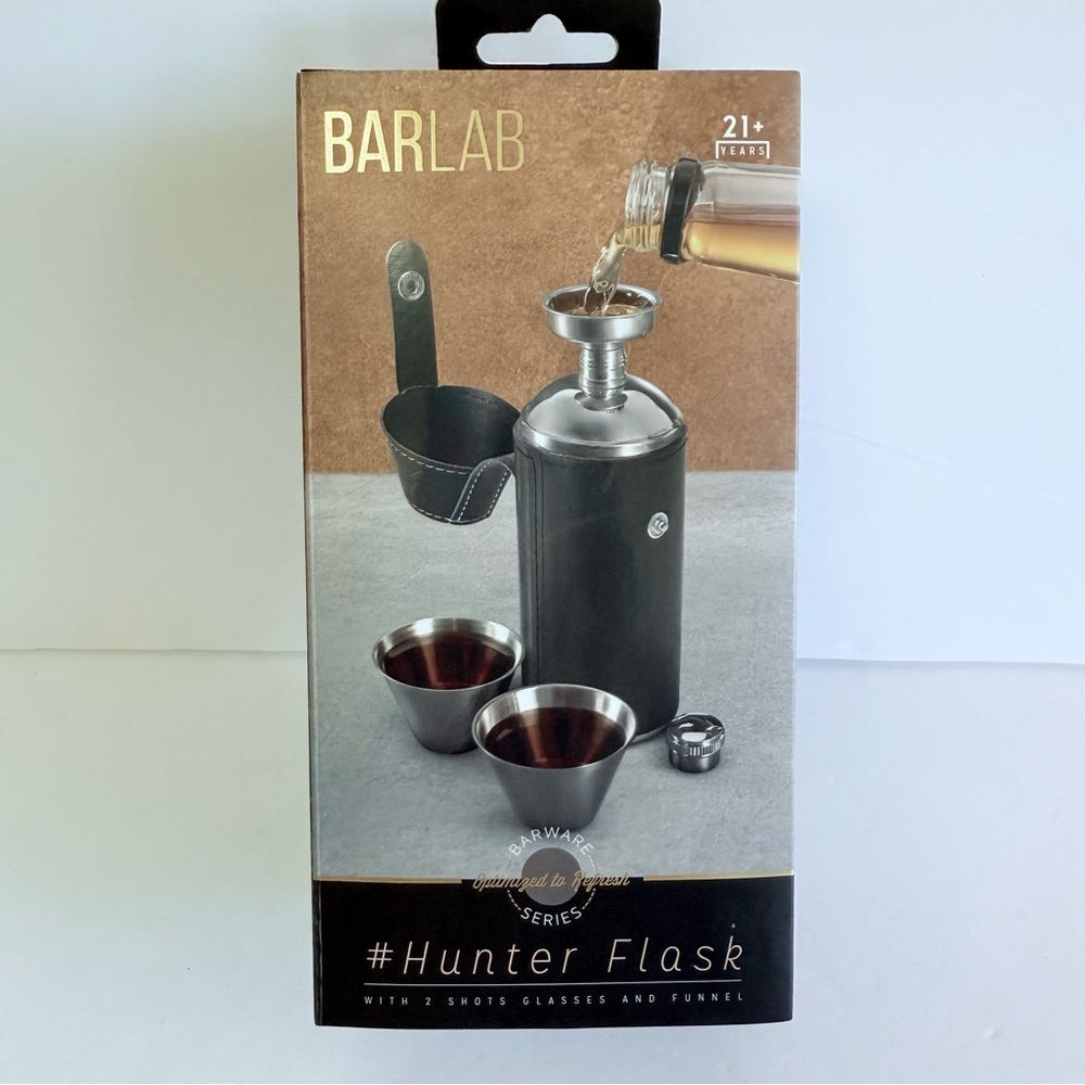 Black Hunter Flask Set with Teo Shot Glasses